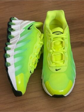 NEW Nike Air Max DN8 Women’s Sneakers